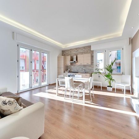 Ariston - Ciclabile Appartamento In Centro Al Mare Con Balcone Sanremo Eksteriør billede